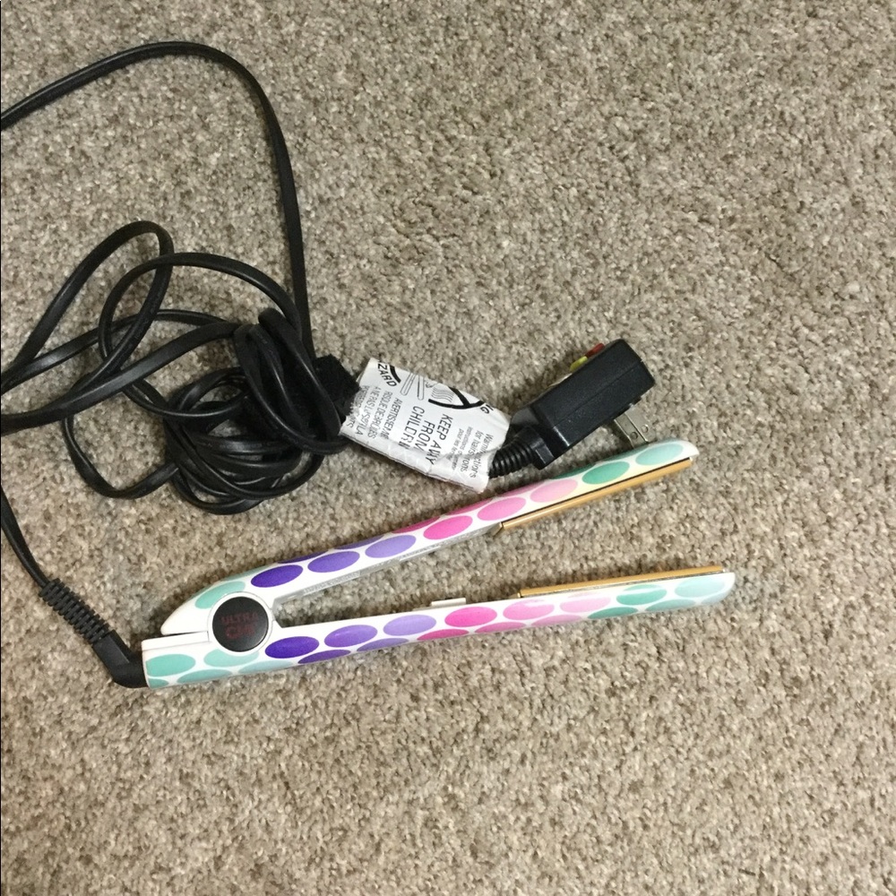 Ultra CHI straightener